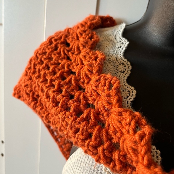 Burnt Orange Chunky knit shrug tassles bohemian cottage cozy - Picture 2 of 4